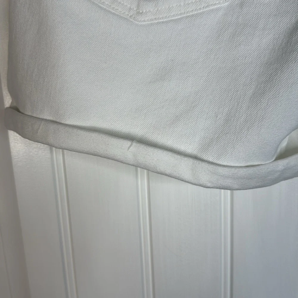 Levi's Mid Rise Mid Length Denim Shorts Women's Size 31 - Picture 10 of 13